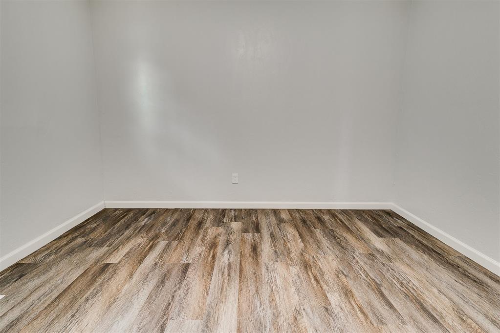 5309 S Blackwelder Avenue Property Photo 27