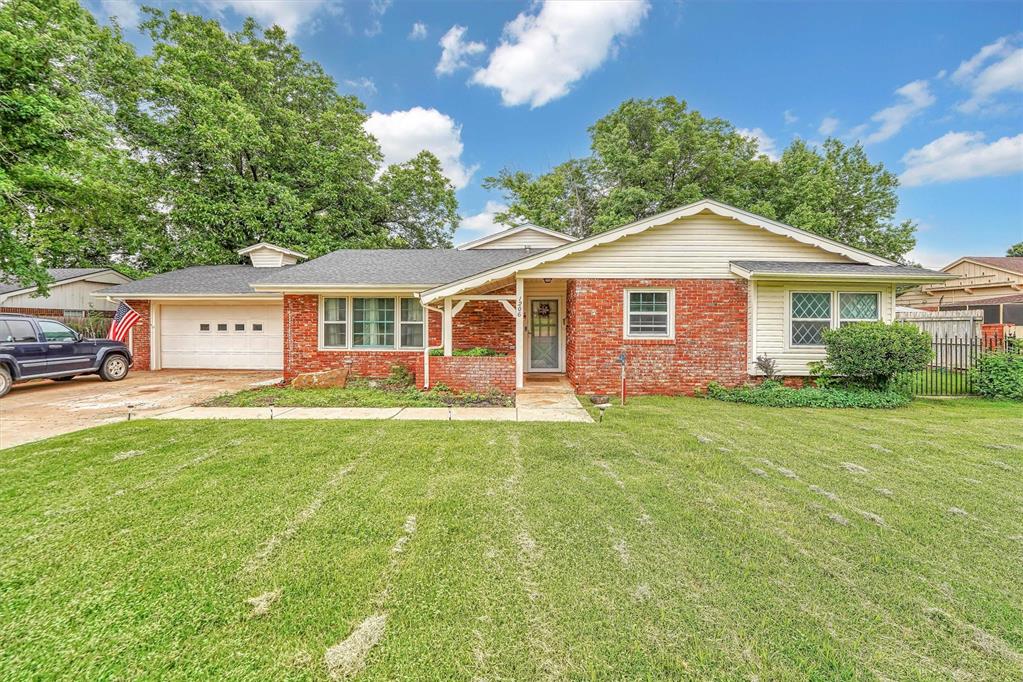 1206 N Randall Avenue Property Photo 1