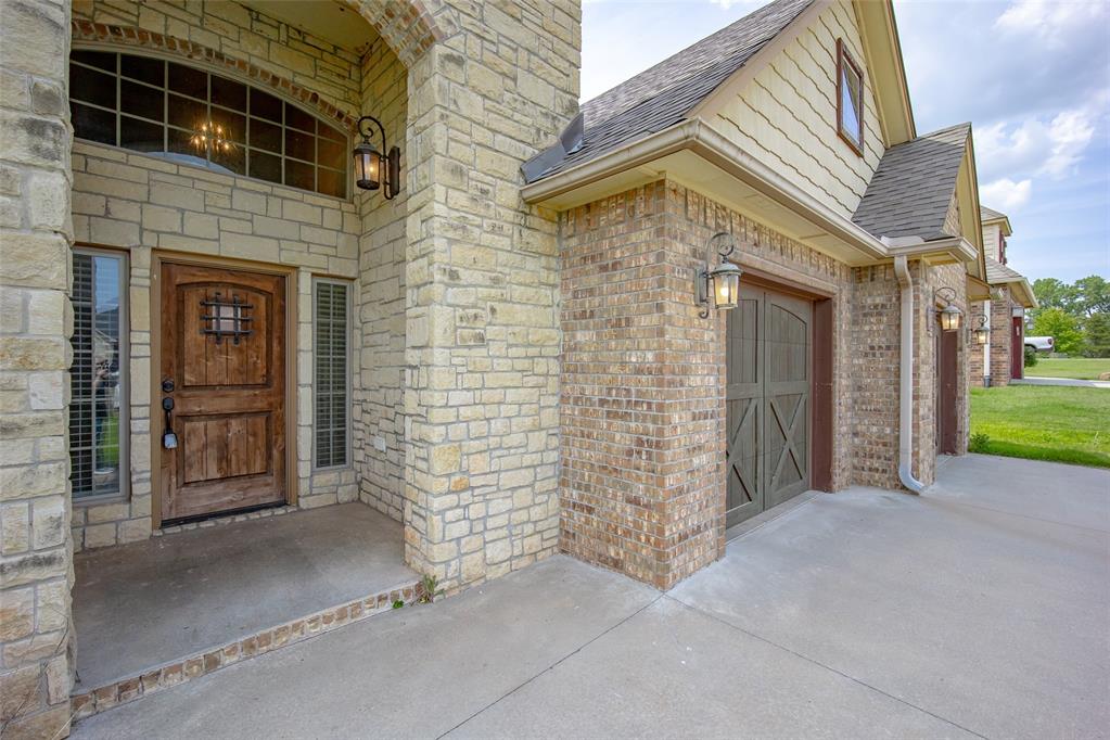 2710 Fox Xing Property Photo 1