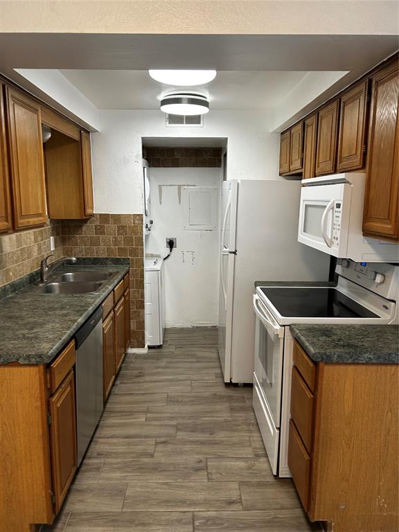 11130 Stratford Drive 418 Property Photo 5