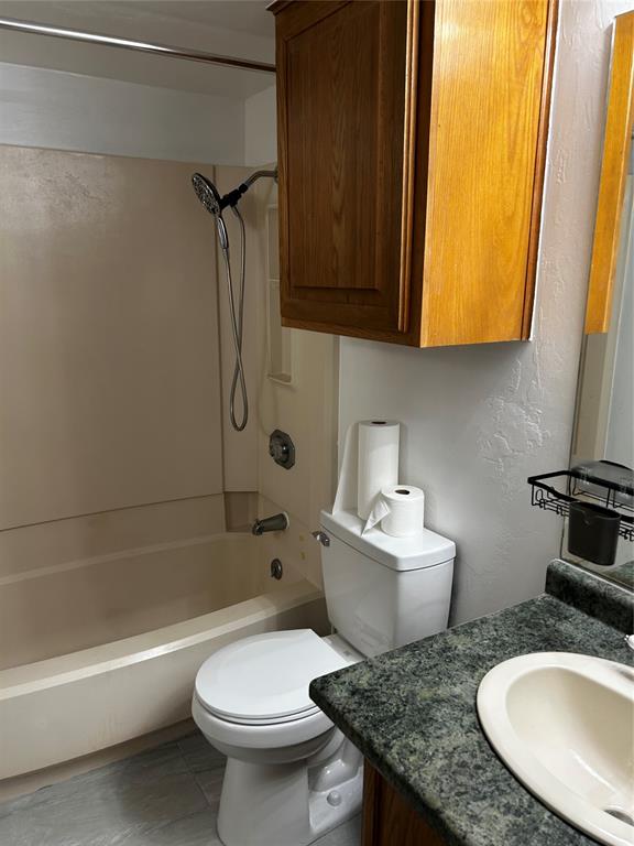 11130 Stratford Drive 418 Property Photo 9