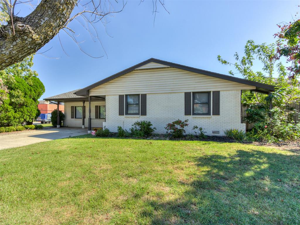 5936 N Ione Drive Property Photo 2