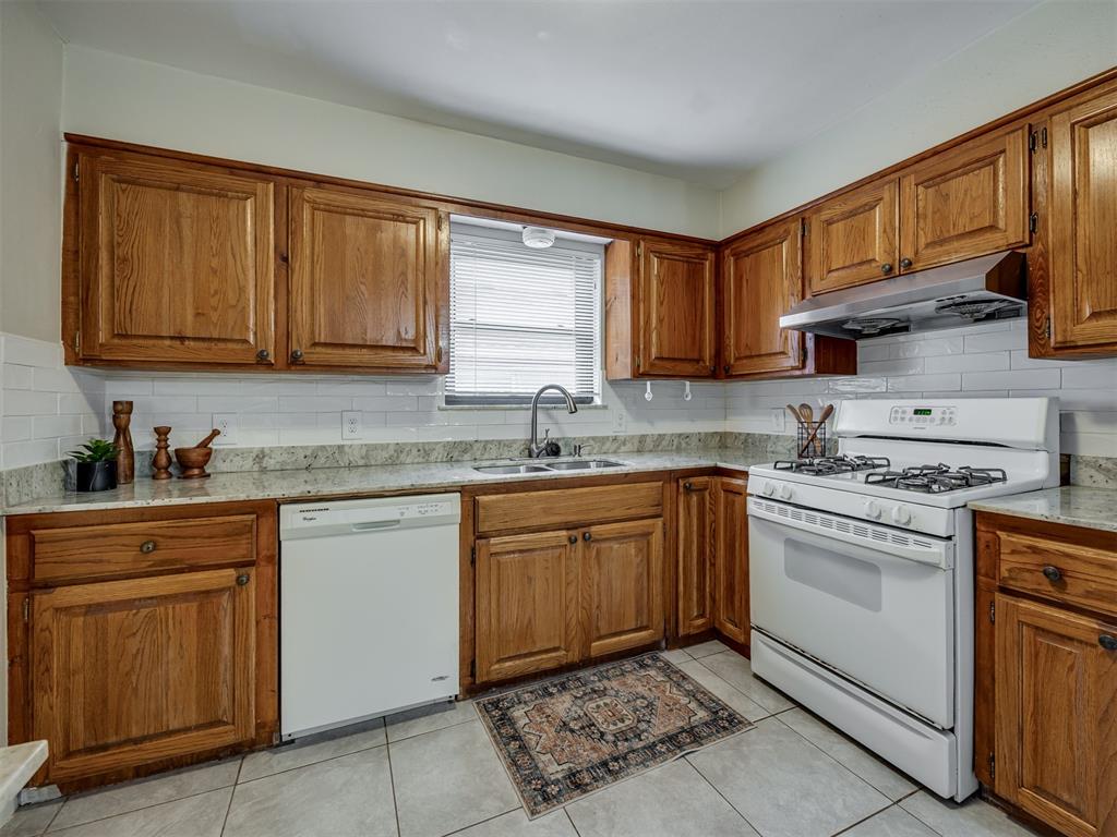 5936 N Ione Drive Property Photo 12