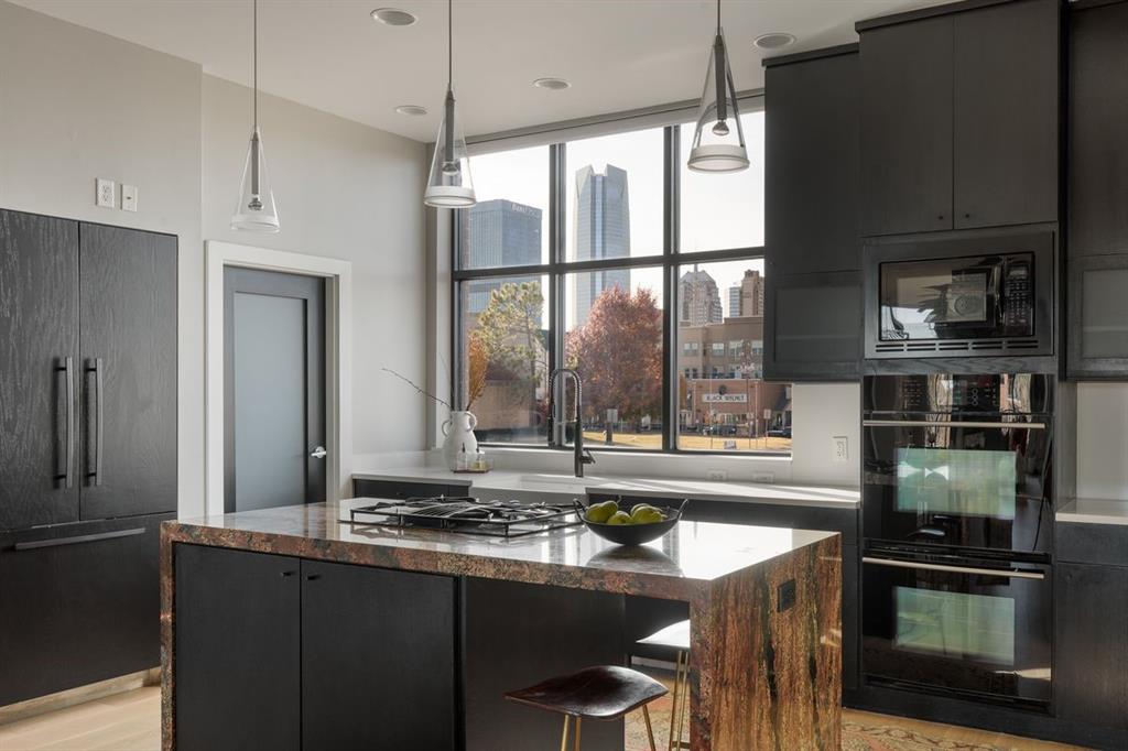 223 Ne 4th Street Property Photo 5