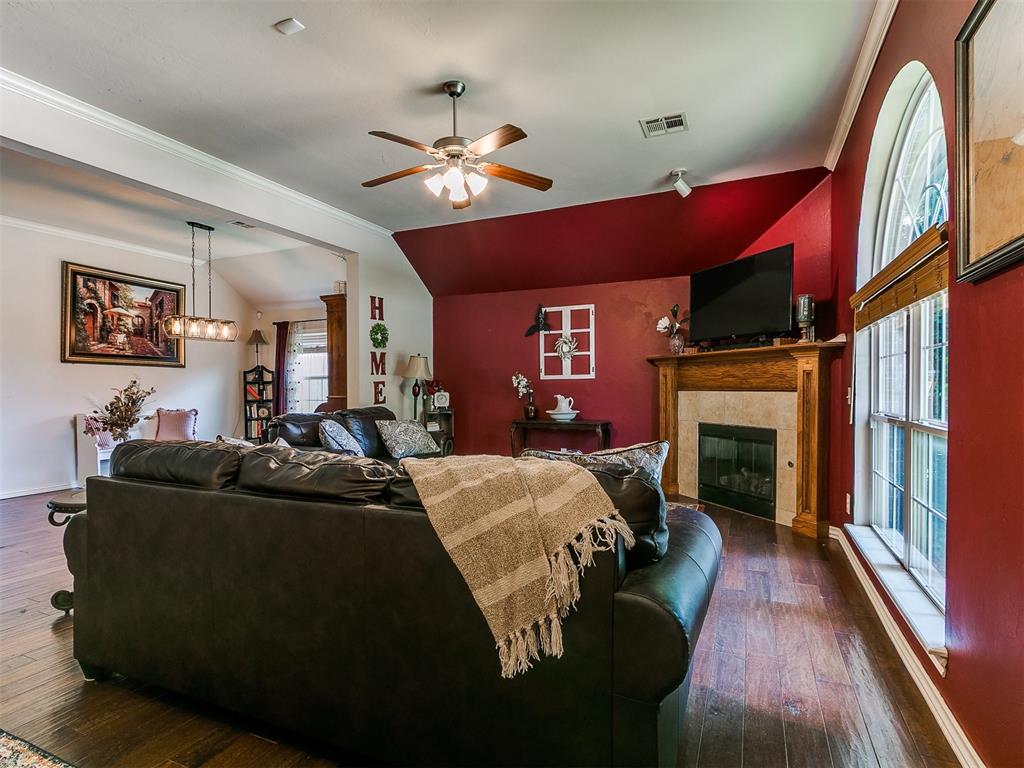 1205 Nw 190th Place Property Photo 5