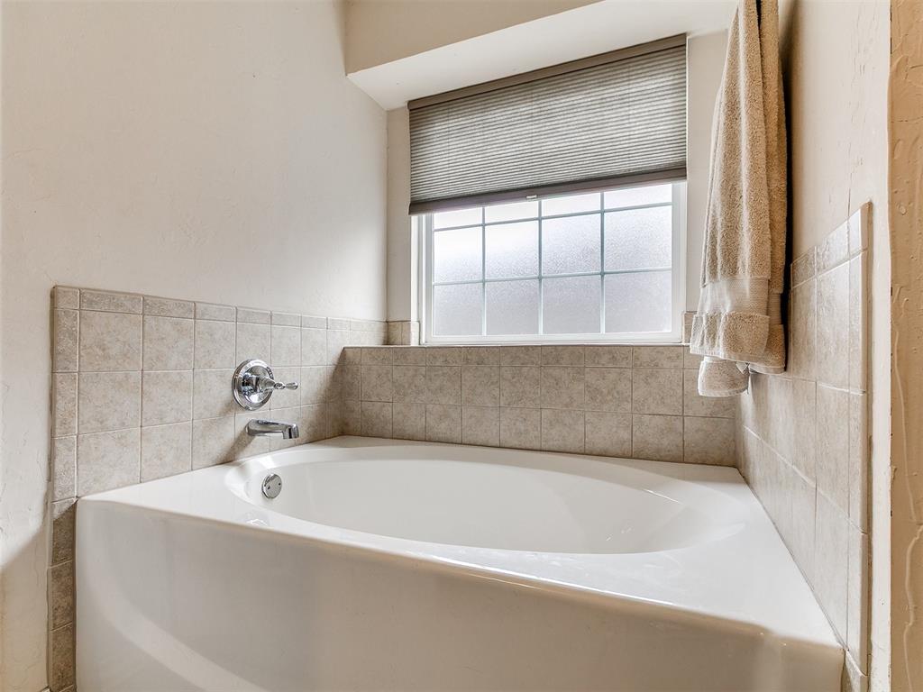 1205 Nw 190th Place Property Photo 23
