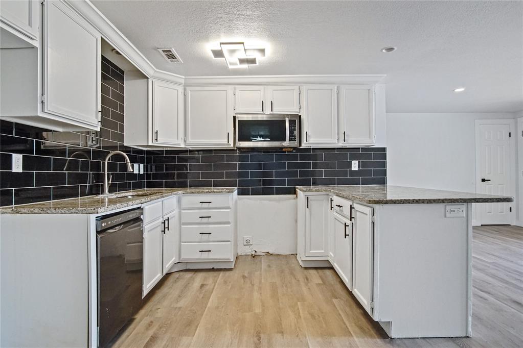 813 Sw 56th Street Property Photo 3