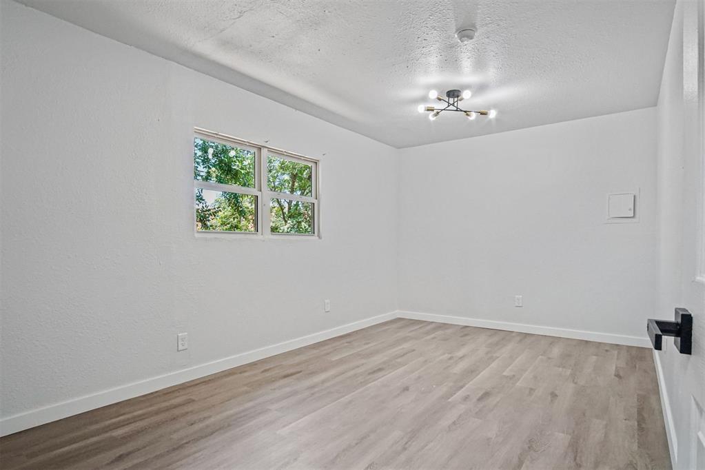 813 Sw 56th Street Property Photo 5
