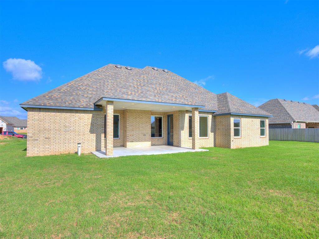 1136 Jozie Way Property Photo 4