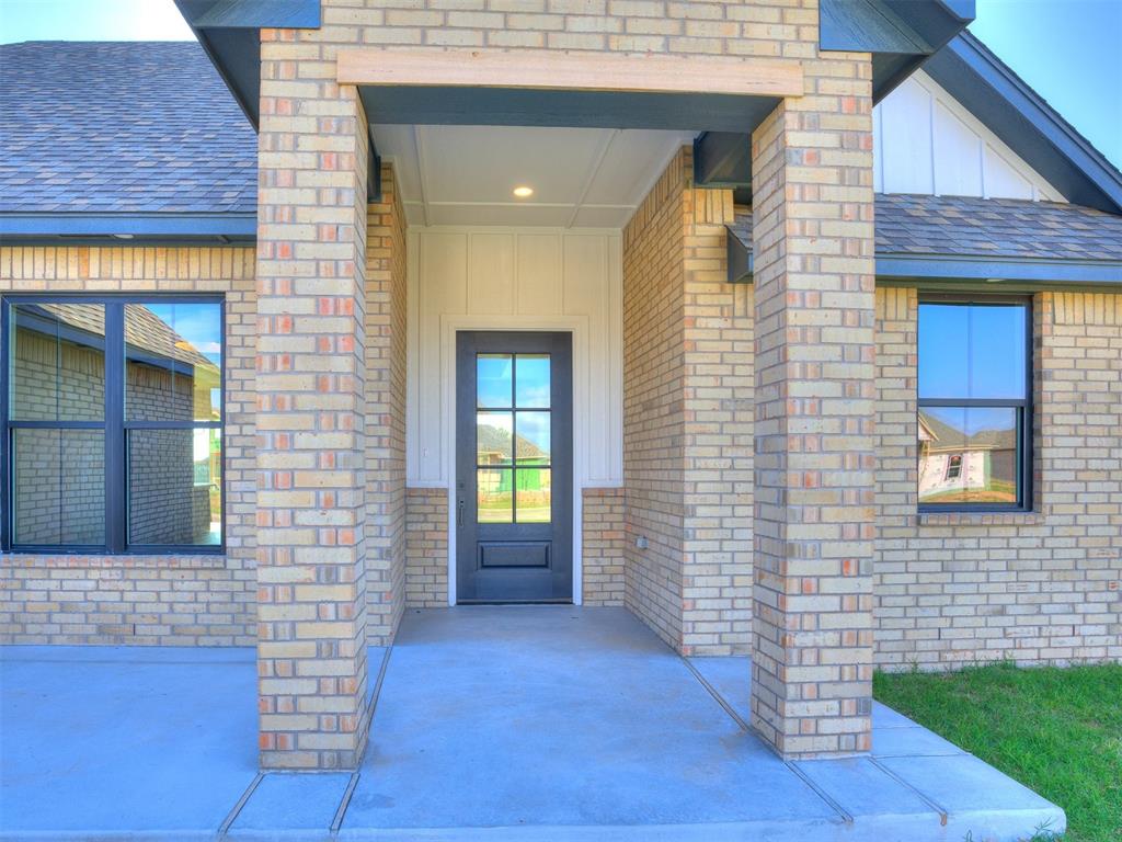 1136 Jozie Way Property Photo 6