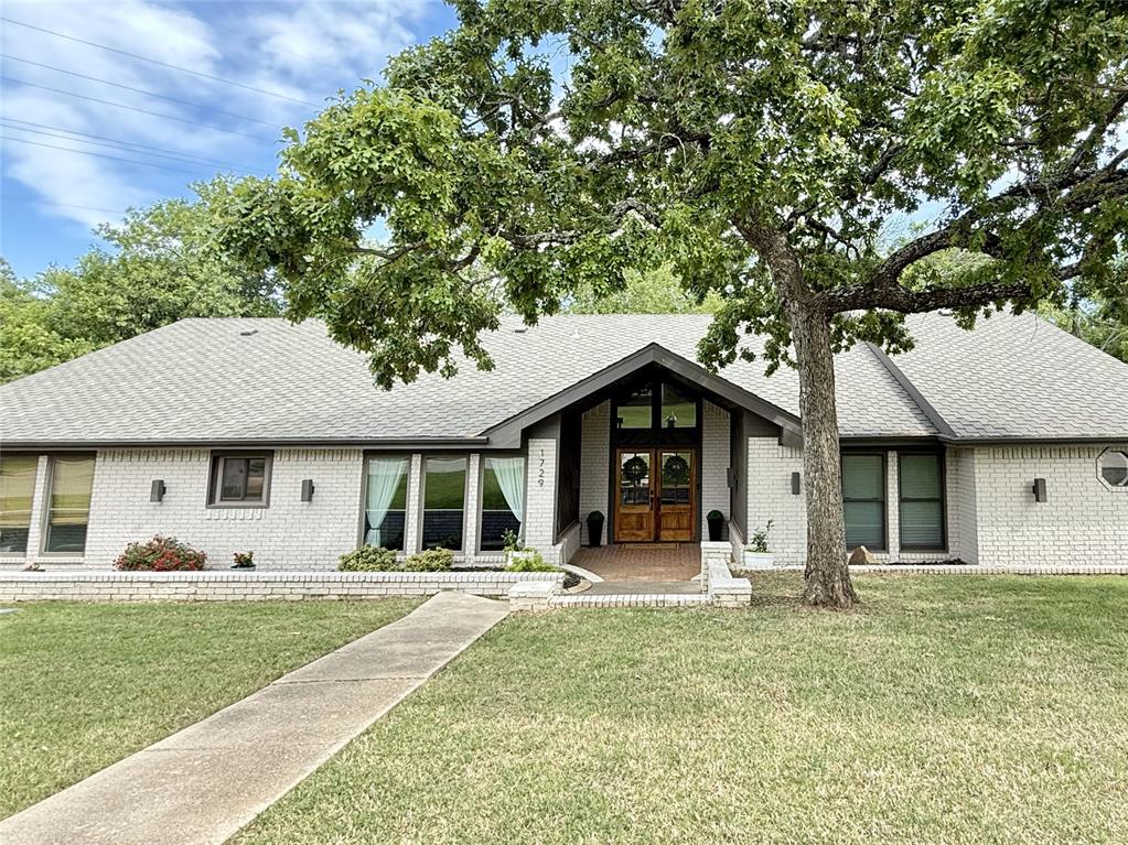 1729 Wingedfoot Drive Property Photo