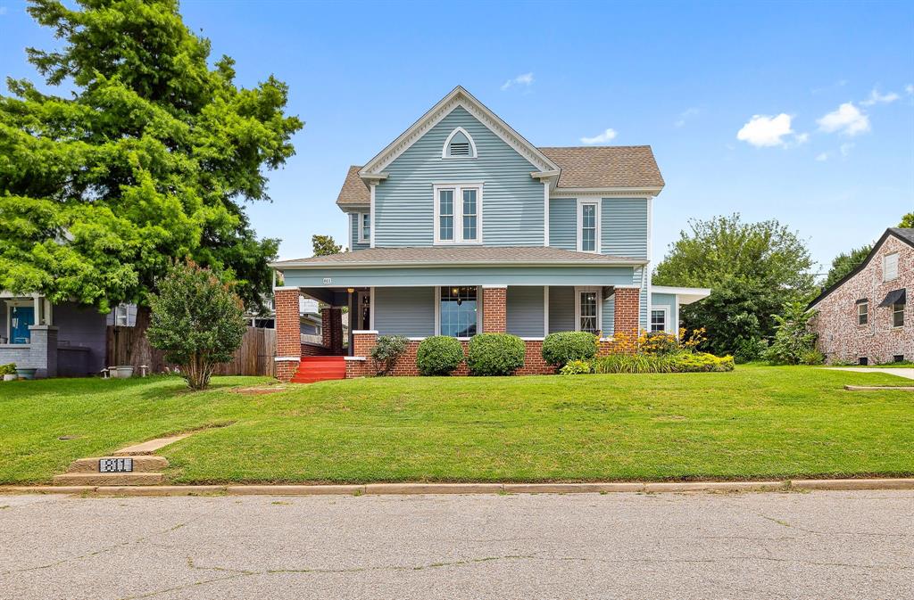 811 S Barker Avenue Property Photo