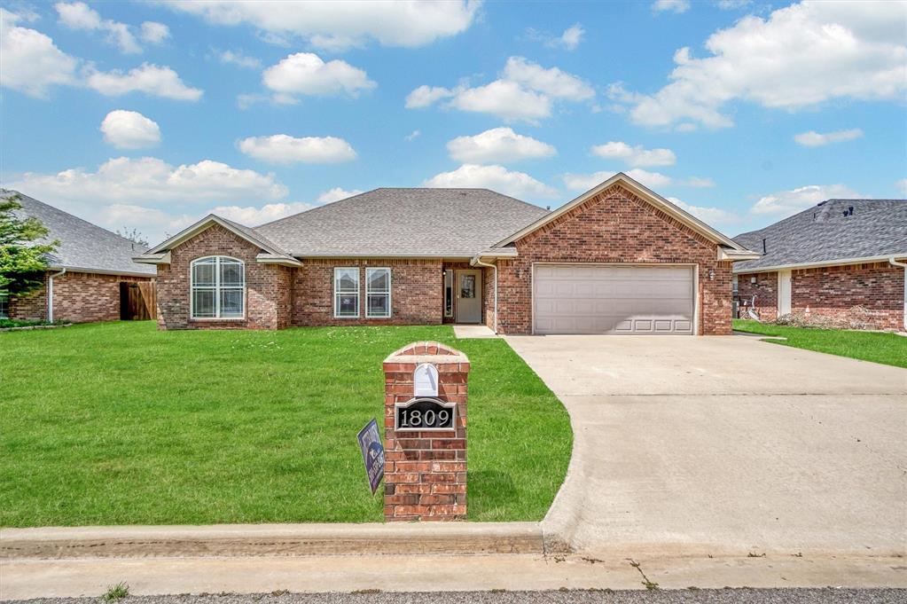 1809 Foxtail Circle Property Photo 1