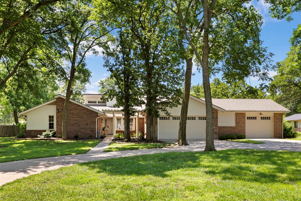 2 Terra Lane Property Photo