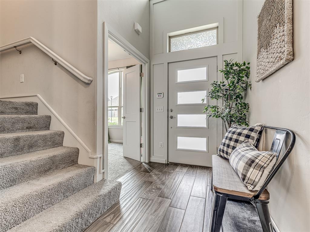 11104 Fairways Avenue Property Photo 4