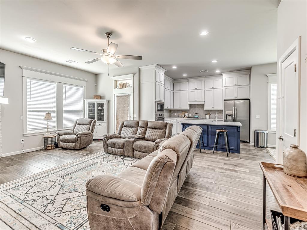 11104 Fairways Avenue Property Photo 9