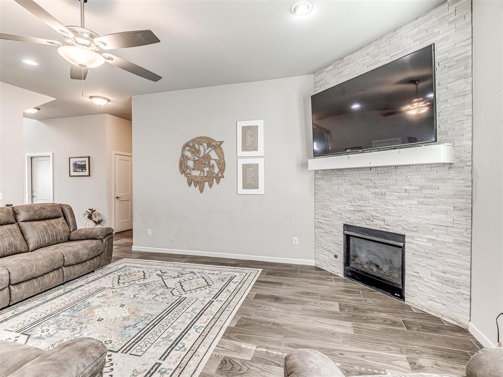 11104 Fairways Avenue Property Photo 11