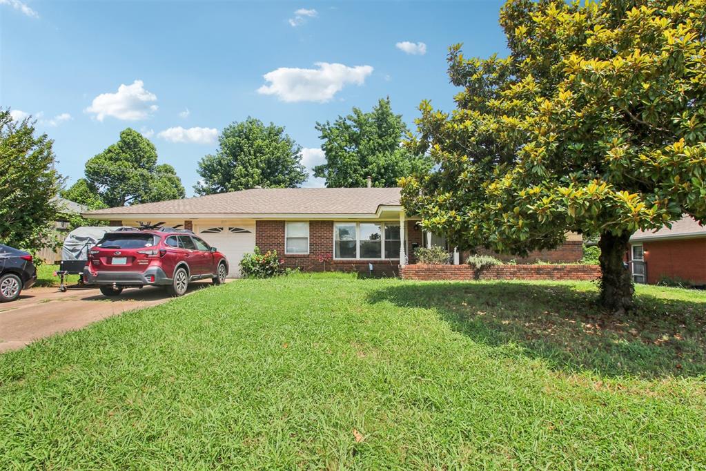 213 Country Club Terrace Property Photo 1