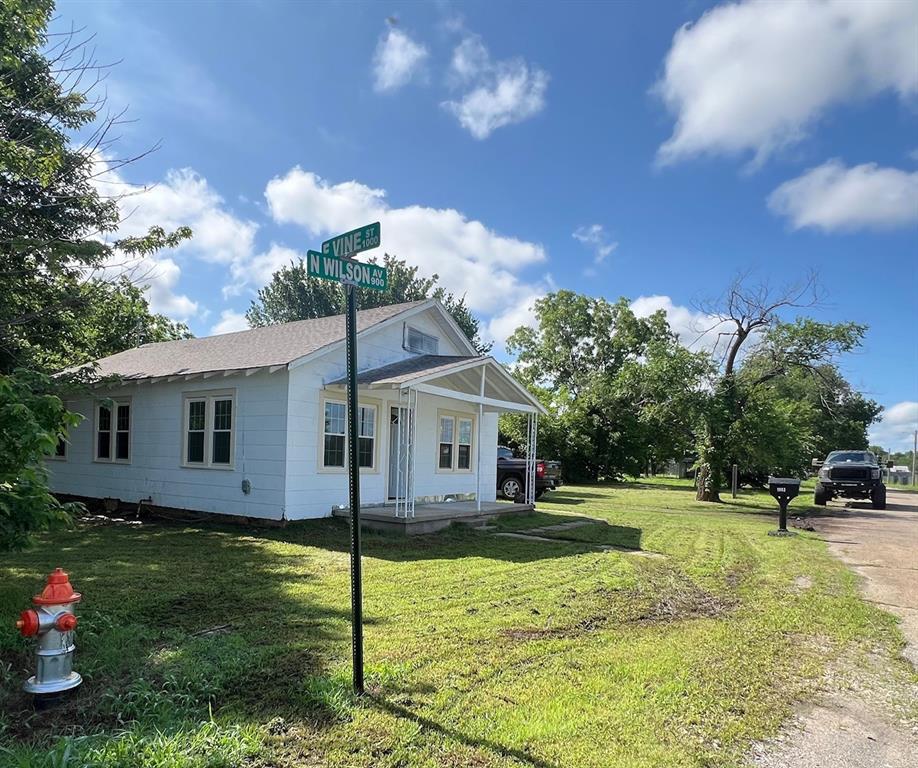 1001 E Vine Street Property Photo 1