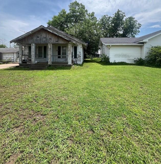 1139 E 2nd Street Property Photo 1