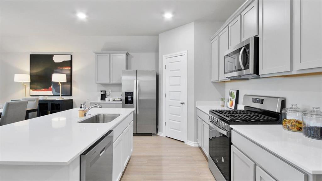 2824 Ember Drive Property Photo 3