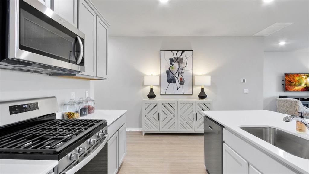 2824 Ember Drive Property Photo 4