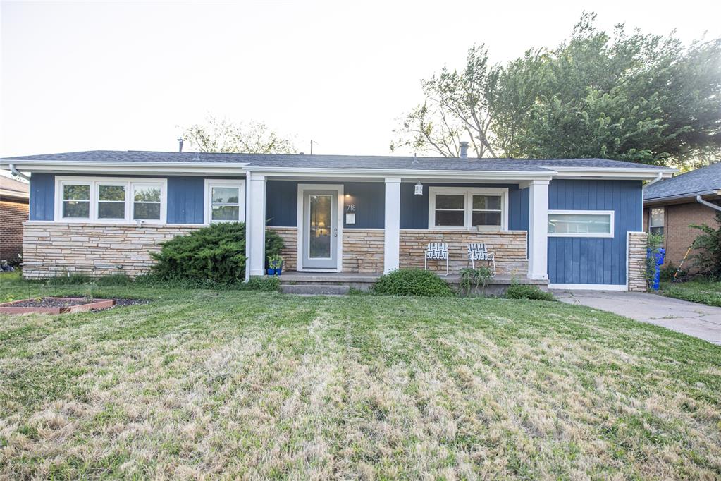 718 Highland Parkway Property Photo 1
