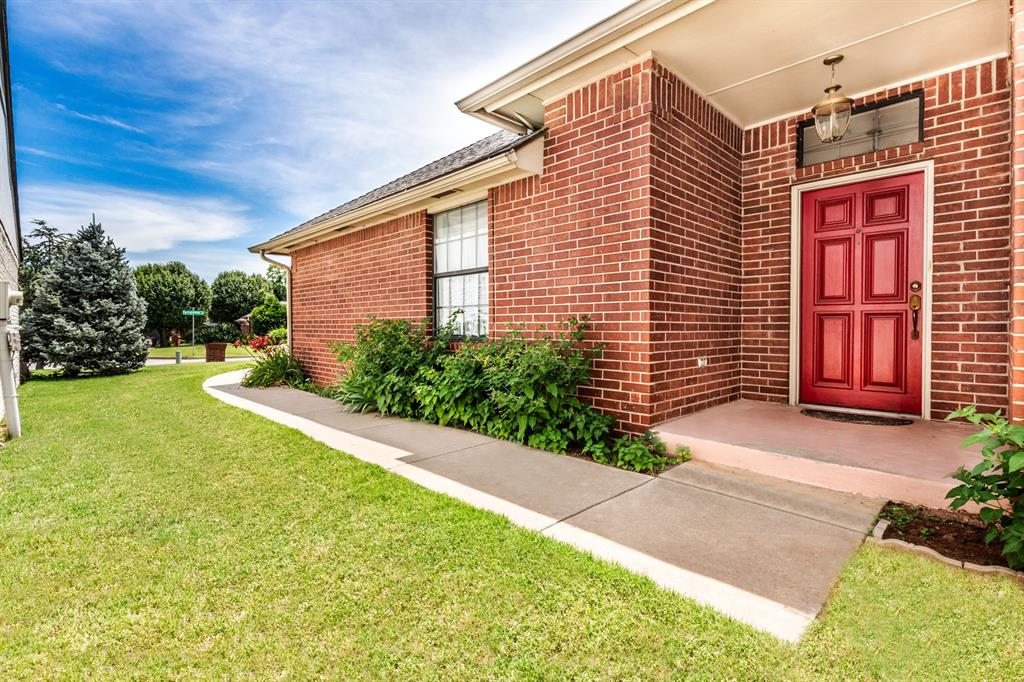 11129 Springhollow Court Property Photo 2