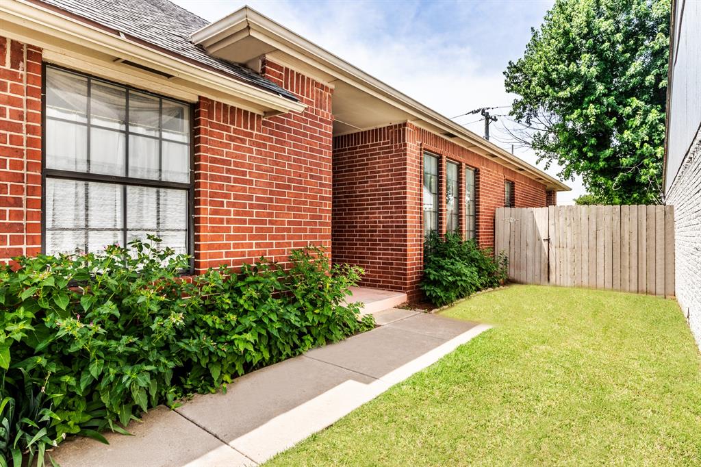 11129 Springhollow Court Property Photo 3
