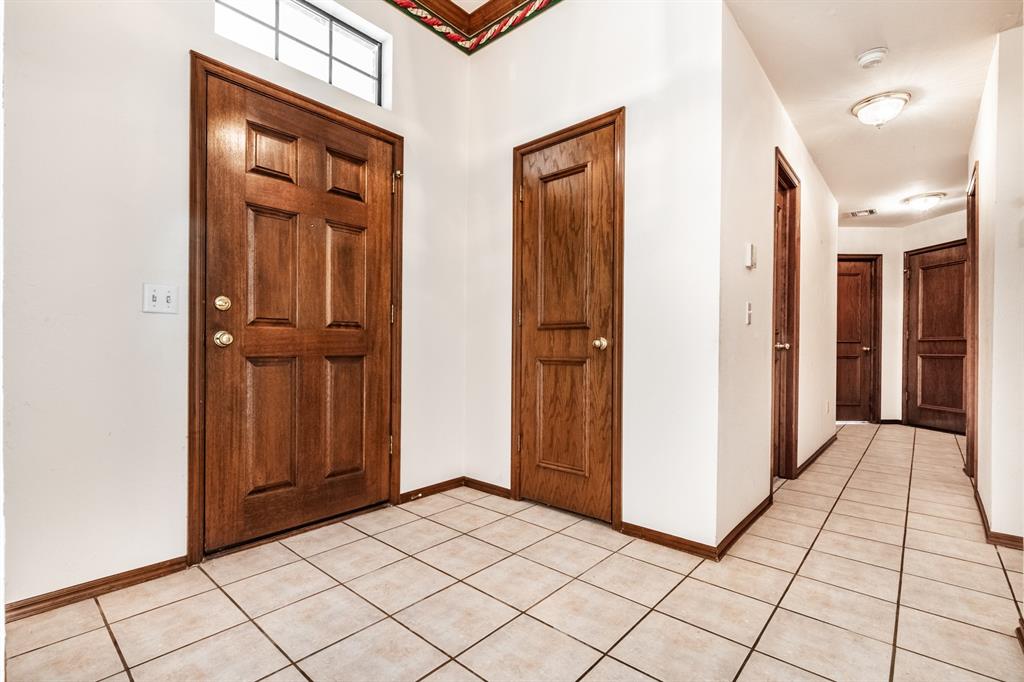 11129 Springhollow Court Property Photo 4