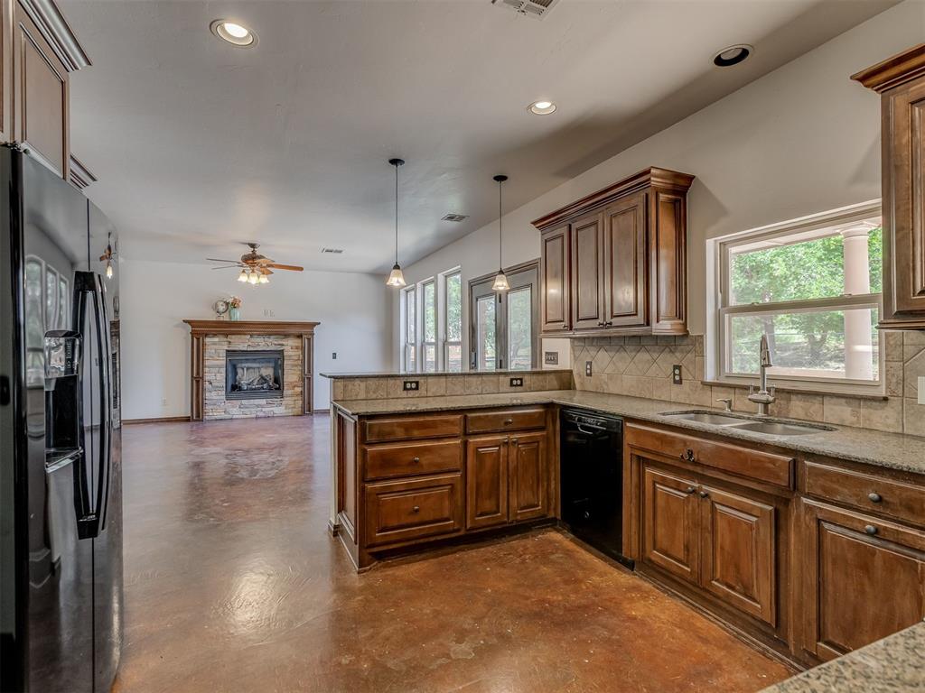 13353 Oak Hill Drive Property Photo 8