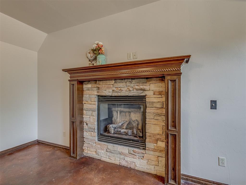 13353 Oak Hill Drive Property Photo 11