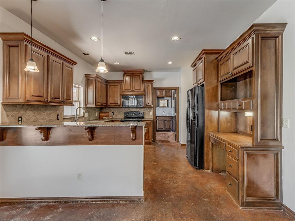 13353 Oak Hill Drive Property Photo 17