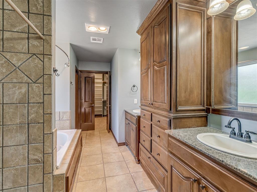13353 Oak Hill Drive Property Photo 29