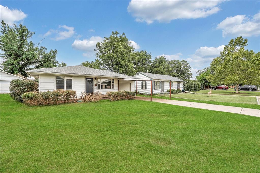 1712 W B Avenue Property Photo 1
