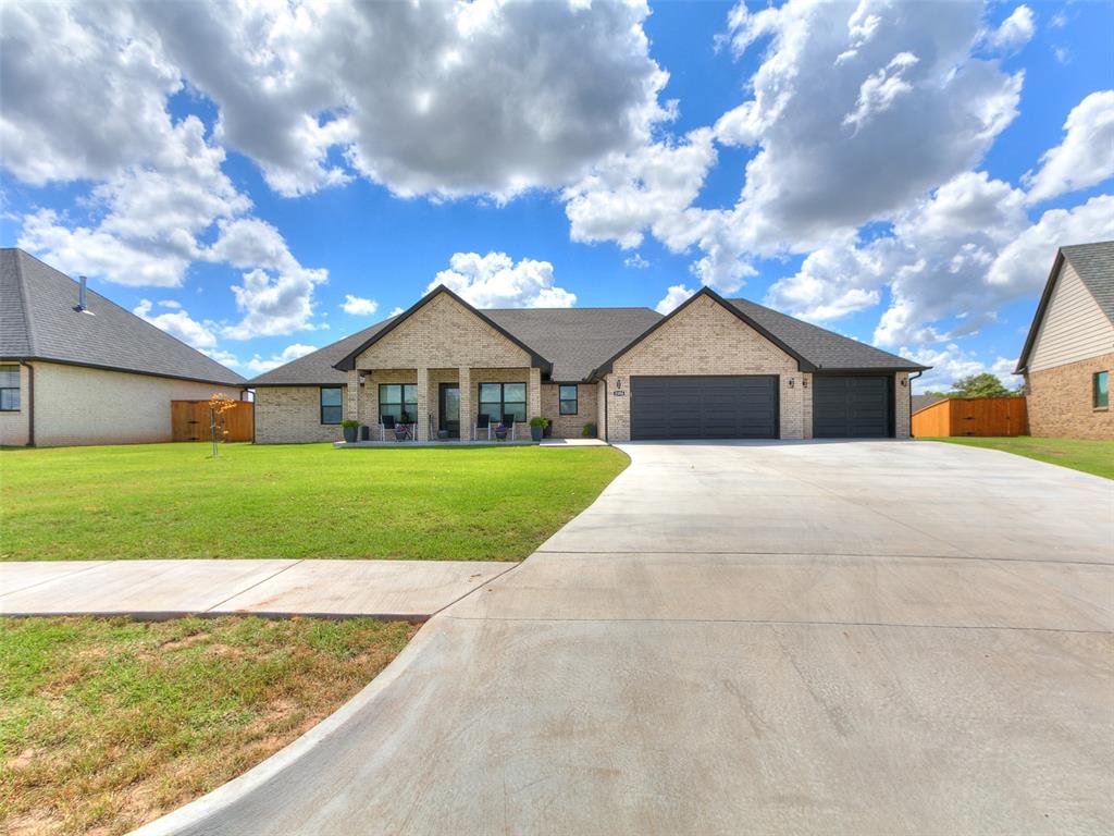 1104 Redbud Circle