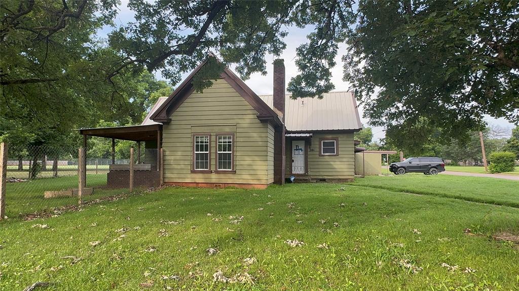 201 S Oak Street Property Photo 1
