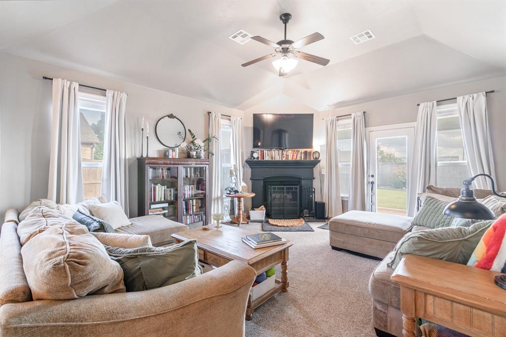 3101 Firewheel Road Property Photo 12
