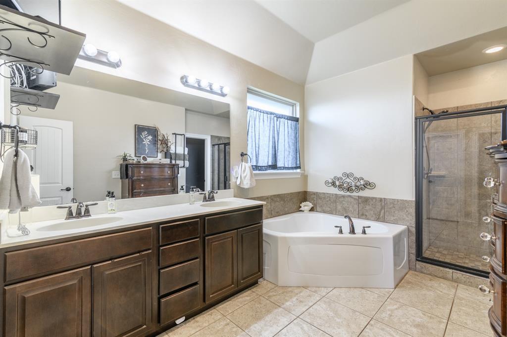 3101 Firewheel Road Property Photo 15
