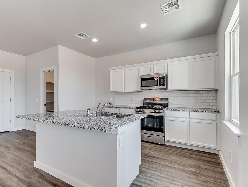 13172 Mannington Road Property Photo 11