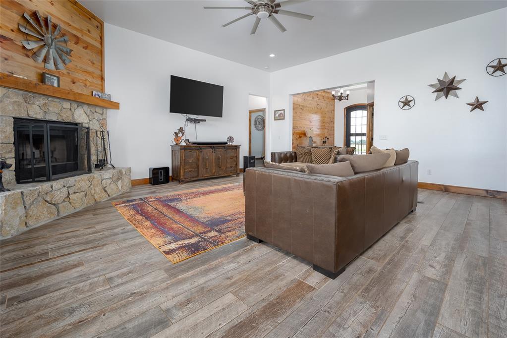 26975 N County Road 3170 Property Photo 4