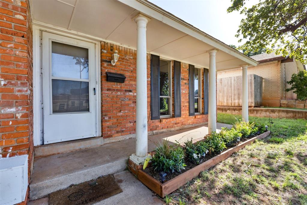 3513 Terry Way Property Photo 5