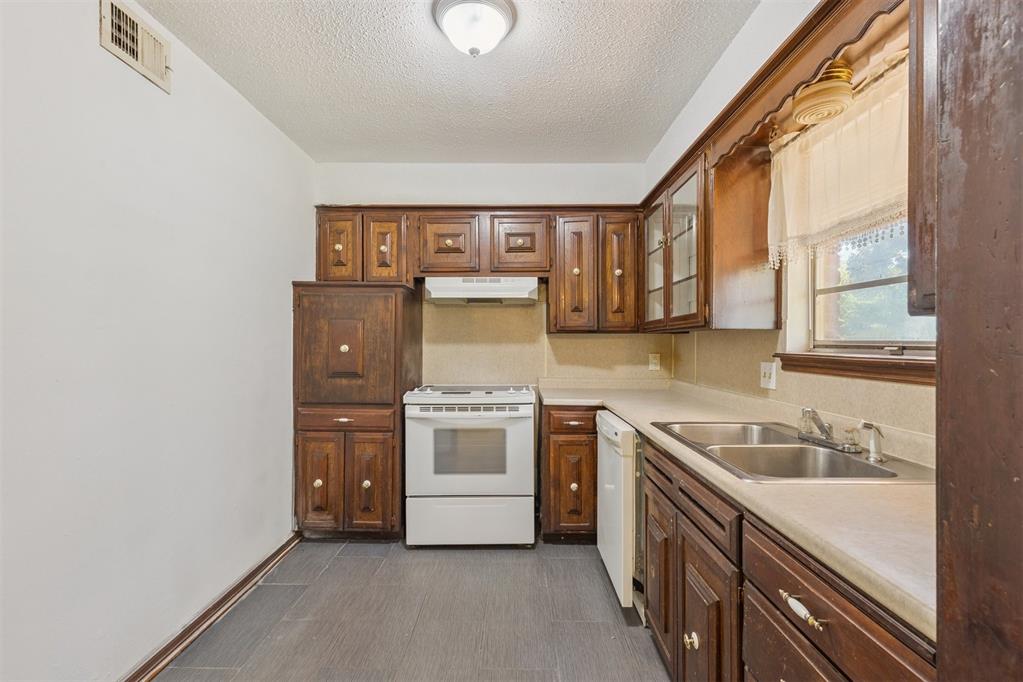 3513 Terry Way Property Photo 18