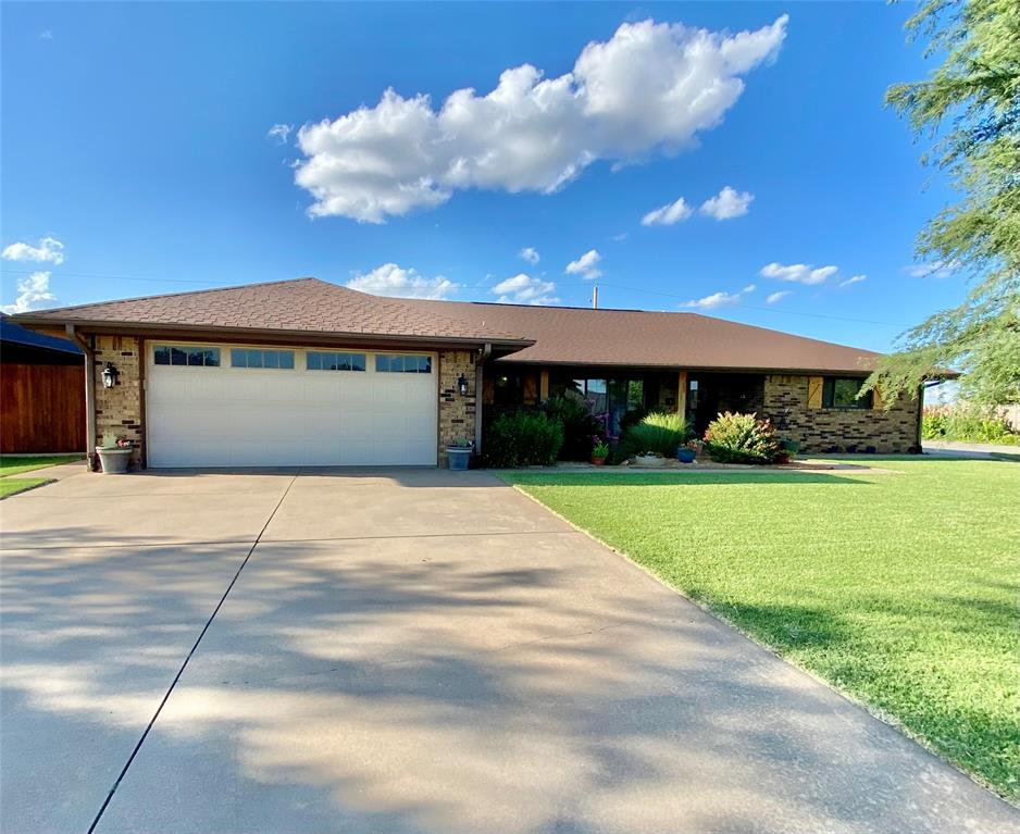 513 9th Street Circle Property Photo 1