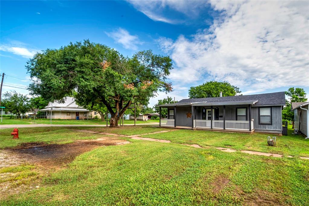 201 E 2nd Street Property Photo 2