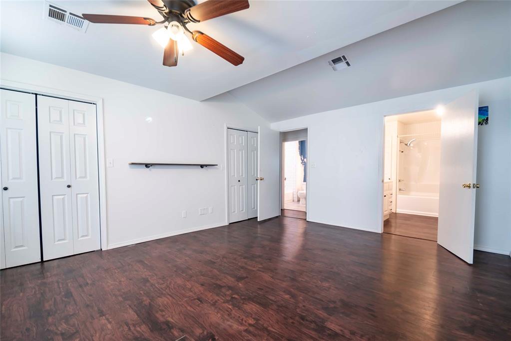 201 E 2nd Street Property Photo 16