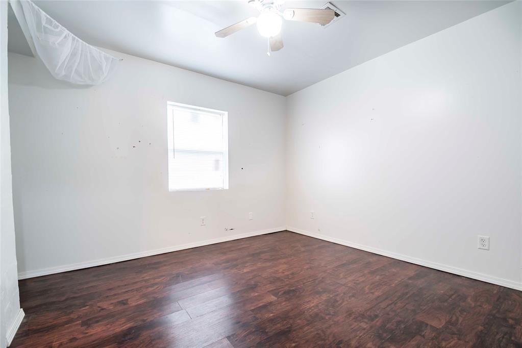 201 E 2nd Street Property Photo 17