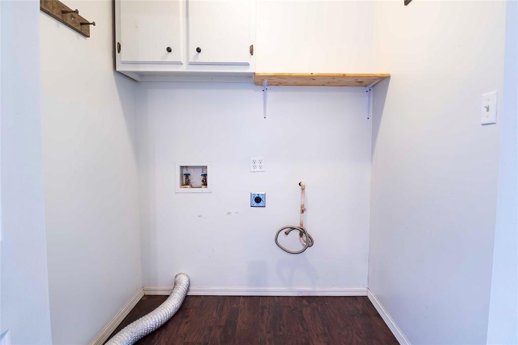 201 E 2nd Street Property Photo 19