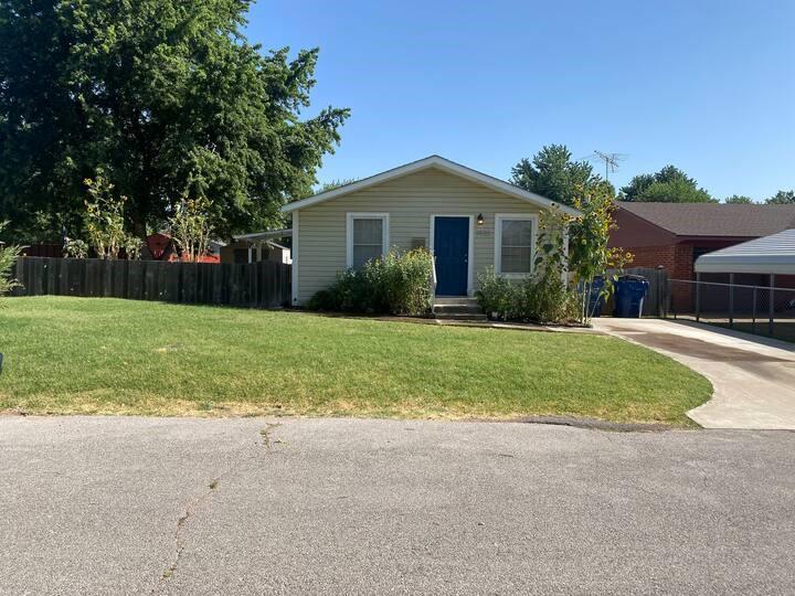 1920 W Louisiana Avenue Property Photo 1