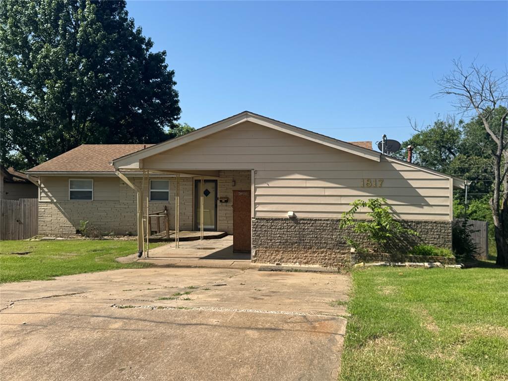 1817 Oakridge Drive Property Photo
